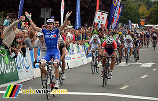 Arnaud Démare wins the Grand Prix d'Isbergues, ahead of Degenkolb