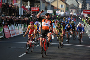 Rudy Barbier (Roubaix) wint de sprint in Cholet-Pays de Loire 2016