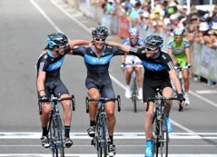 Team Sky fête la double victoire Team Sky fête la double victoire