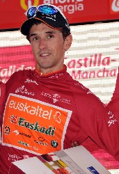 Aitor Hernandez (Euskaltel Euskadi) pakt de trui van beste klimmer in de Vuelta 2009 Aitor Hernandez (Euskaltel Euskadi) pakt de trui van beste klimmer in de Vuelta 2009