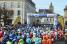 The peloton ready for the start in Compigne (725x)