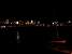 Petits bateaux devant Boston by night (92x)