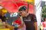 Fabian Cancellara takes some Powerbar products (2) (420x)