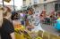 Arnaud Gerard (Bretagne-Seche) se ravitaille chez Powerbar (357x)