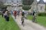 The peloton at the Kerouartz castle (686x)