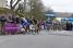 Le peloton arrive au sommet de la côte de Saint Fiacre (450x)