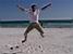 Romain fait un saut dans l'air sur la plage de Sarasota (148x)