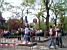 [The Netherlands - Rotterdam] A queue of people waiting near the house of Pim Fortuyn (358x)