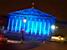De Assemblée Nationale blauw verlicht (1327x)