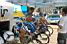 Het AG2R team aan het warmrijden (1) (753x)