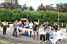 Highly motivated spectators (owners of the decorated house) (562x)