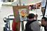 Cartoonist / Caricaturiste au Relais Etappe  Bourg-Saint-Maurice (413x)