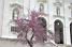 Un arbre en fleurs devant l'église Igreja de São Vicente de Fora (146x)