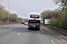 De bus van Caisse d'Epargne gezien vanuit de camper op de snelweg tussen Compiègne en Roubaix (564x)