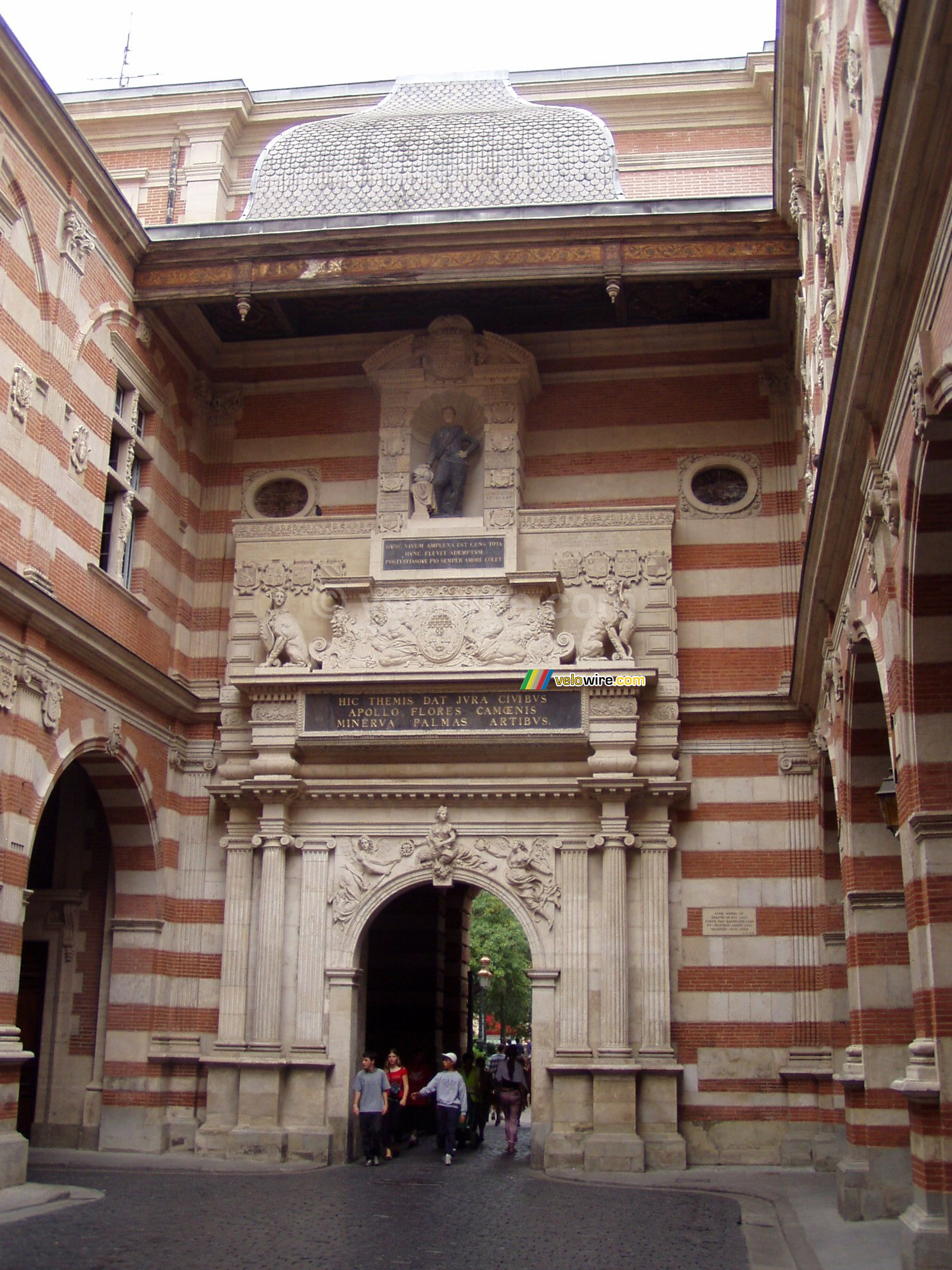 Toulouse: binnenplaats van het gemeentehuis (Capitole)