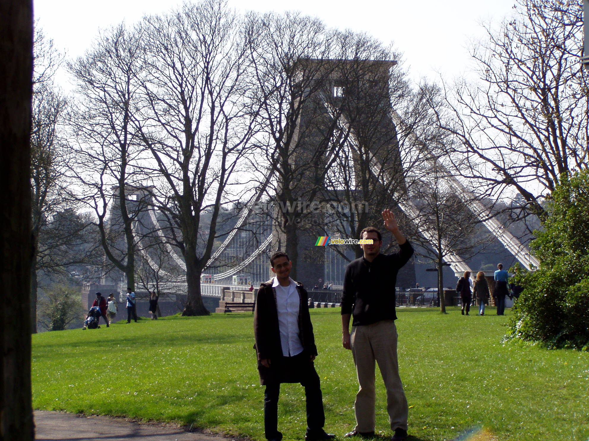 Khalid & Cdric voor Suspension Bridge