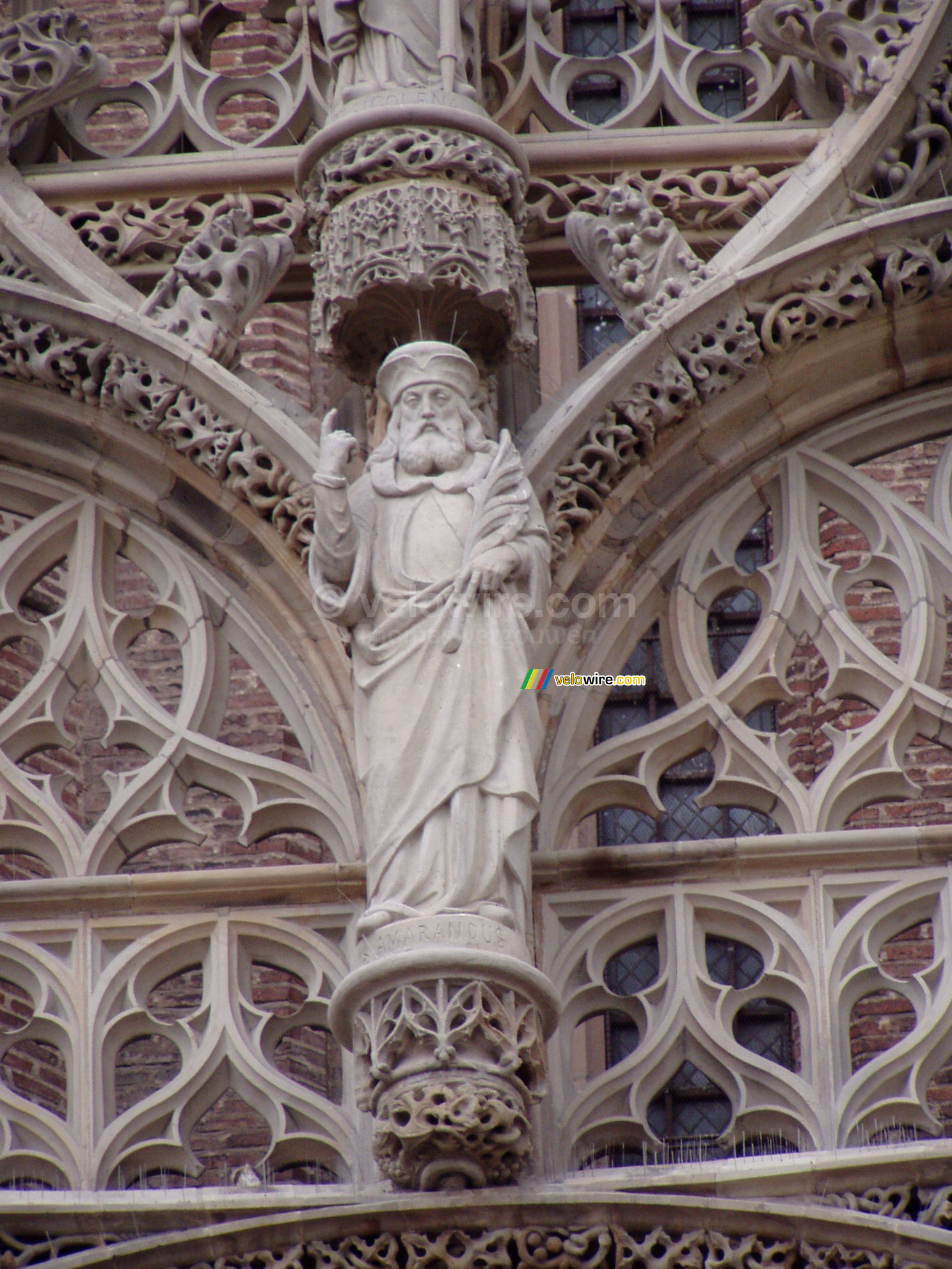 Dtail de l'entre impressionante de la Basilique Sainte-Ccile in Albi