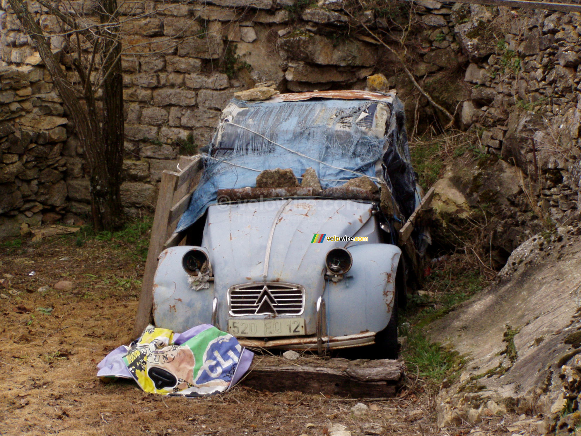 An old 2CV in St. Georges de Luzençon