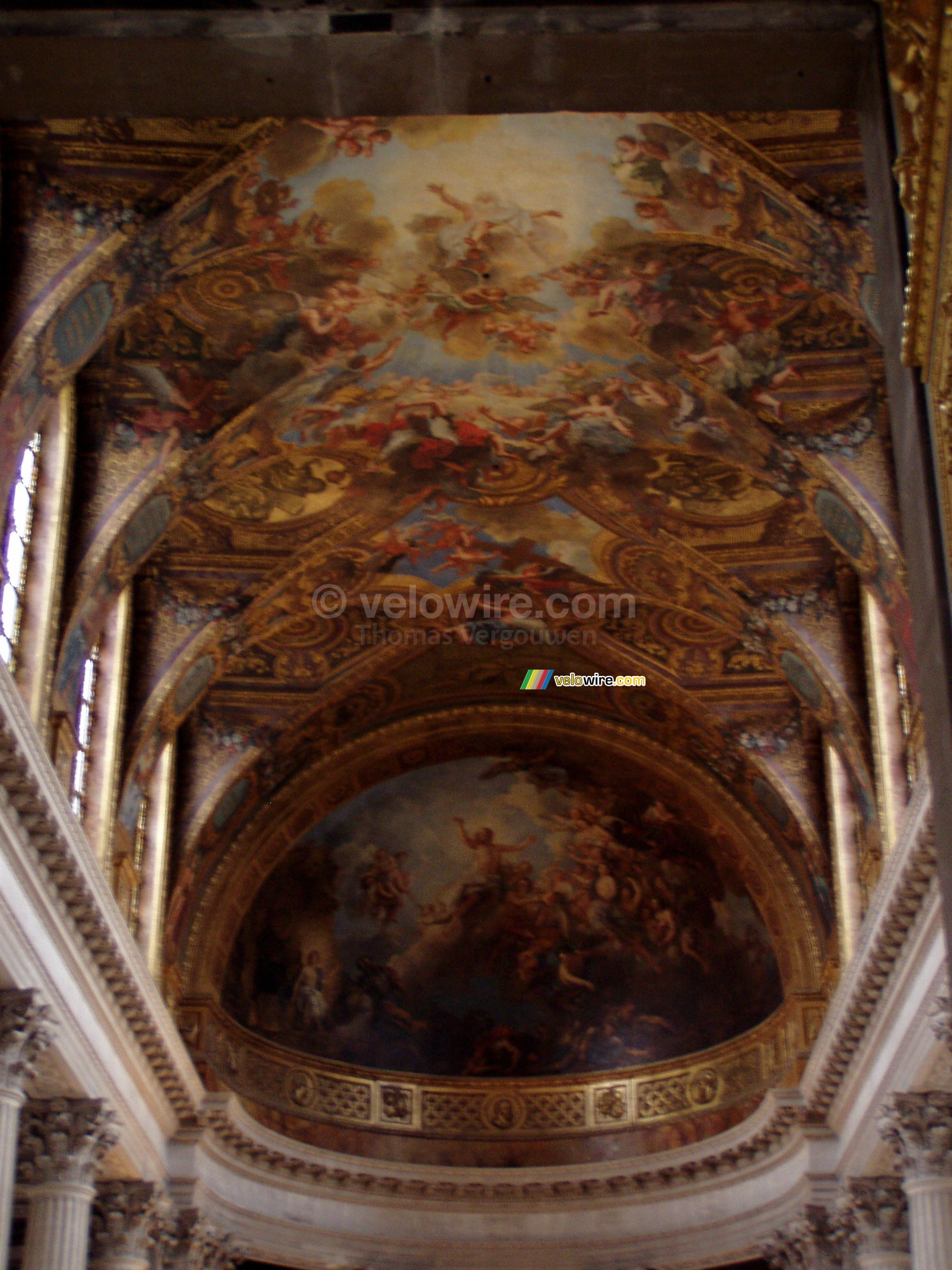 Het plafond van de kapel van het kasteel van Versailles