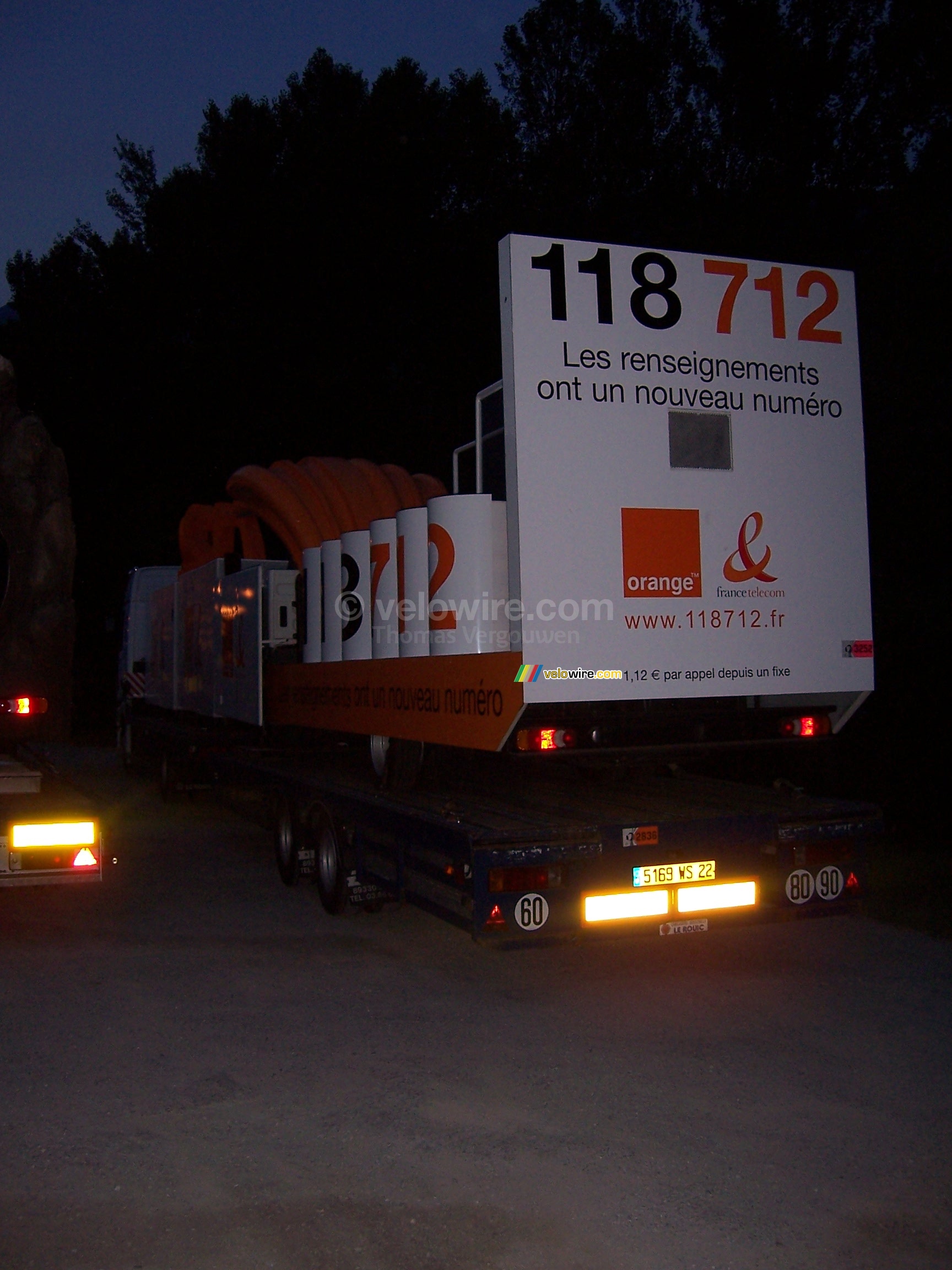 La caravane 118 712 de France Tlcom / Orange bien range sur le camion