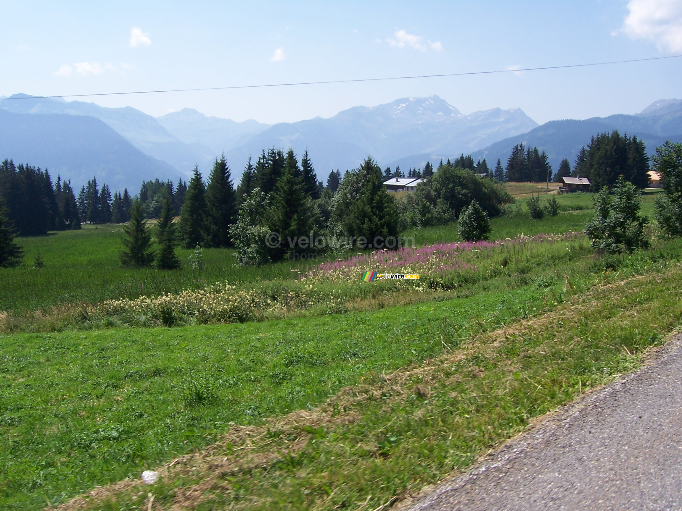 Une super jolie vue sur notre route - [1 jour dans la caravane de La Vache Qui Rit]