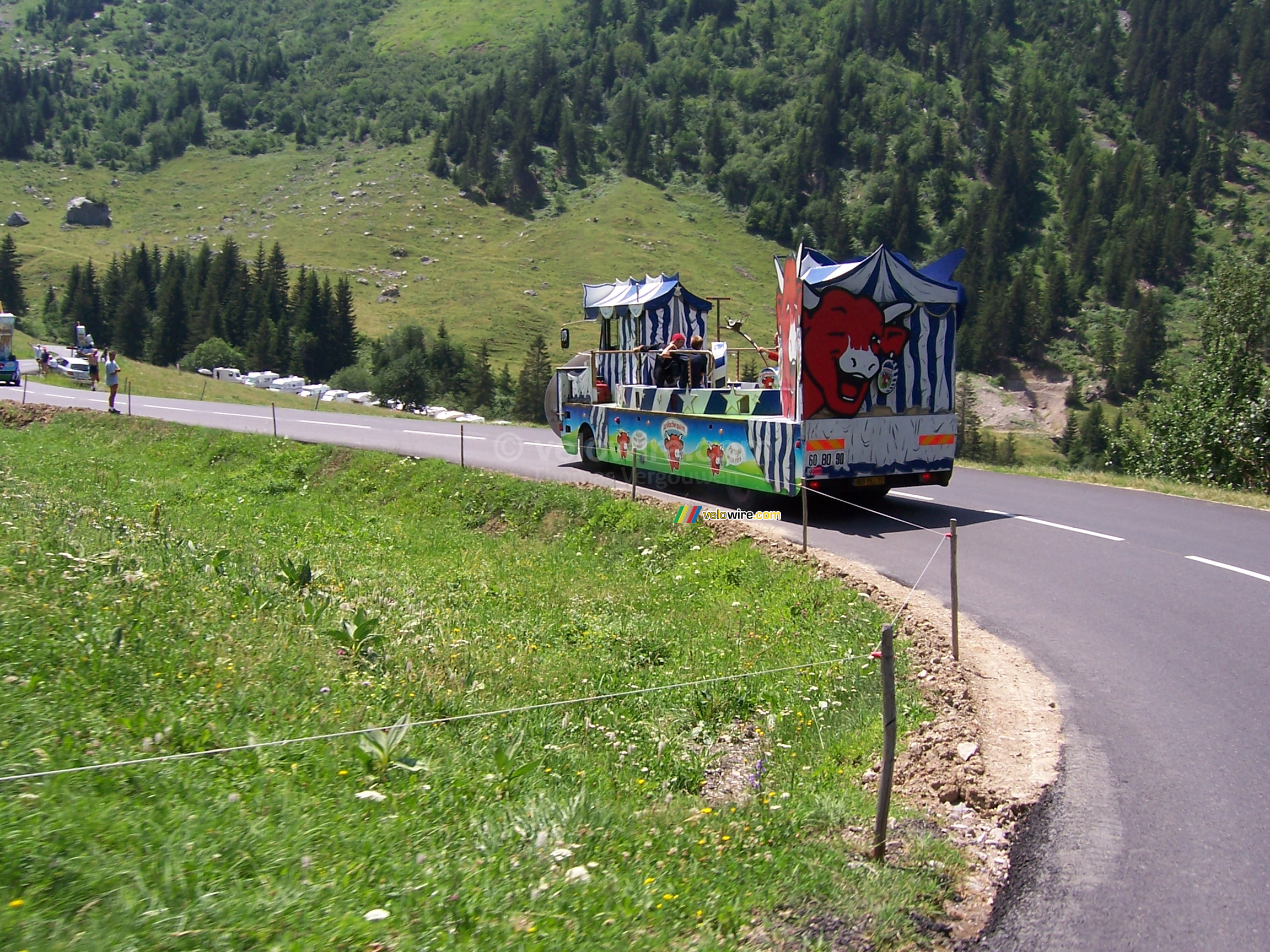 Le char de la vache qui rit 2 - [1 jour dans la caravane de La Vache Qui Rit]