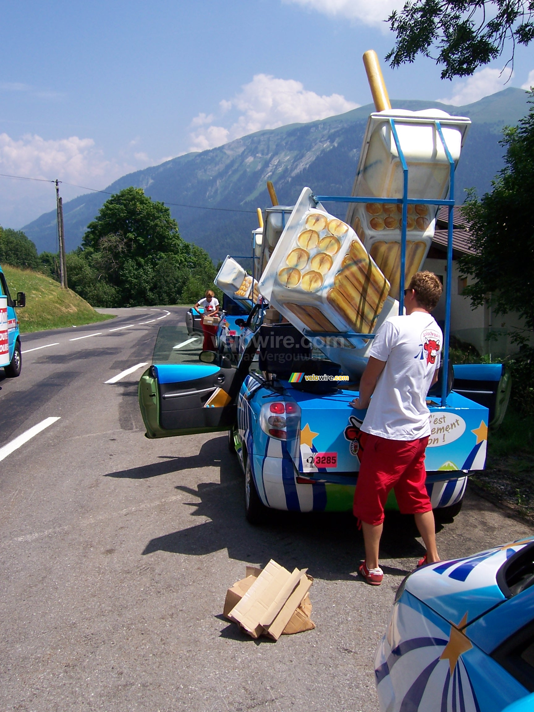 Refill: Thibault is getting rid of the packaging - [1 day in the La Vache Qui Rit 'caravane']