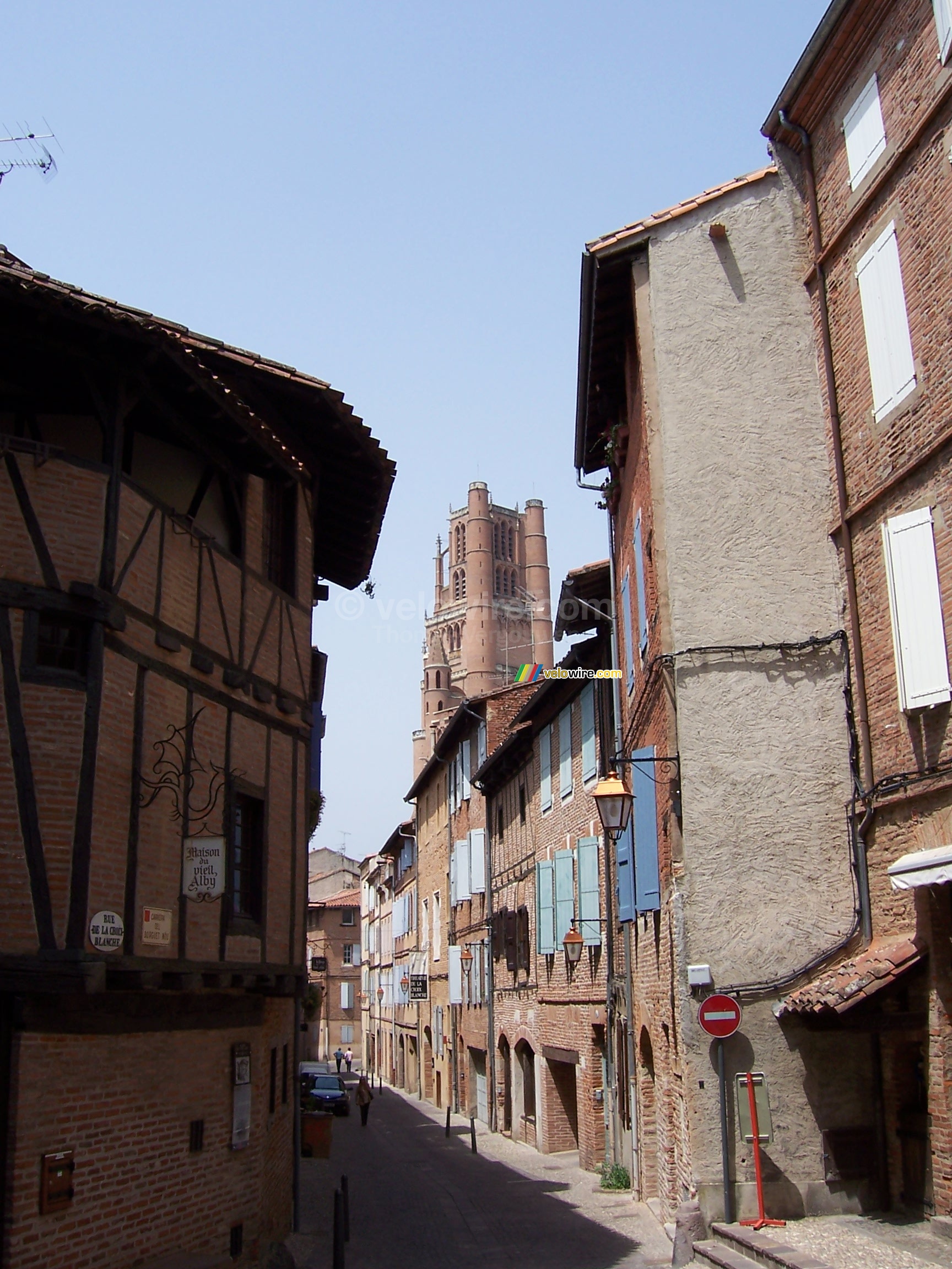 A nice street and the Sainte Ccile cathedral