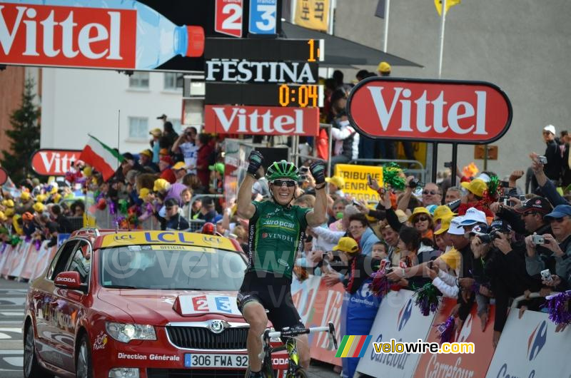 Pierre Rolland (Team Europcar) viert zijn overwinning