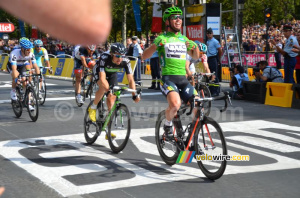 Mark Cavendish (HTC-Highroad) remporte l'étape (664x)