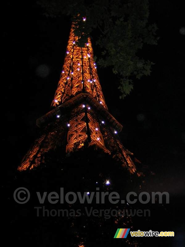 Eiffel Tower lights version 2003