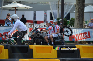 Sebastian Lang & Marcel Sieberg (Omega Pharma-Lotto) on the motorbike (396x)