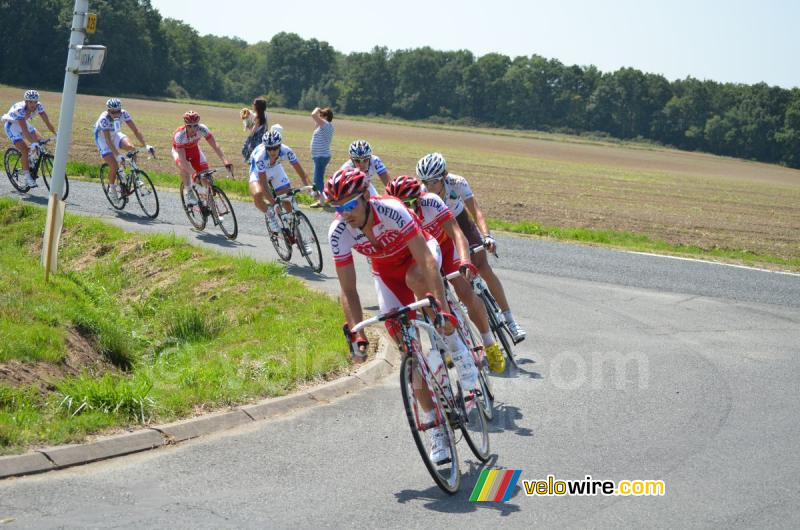 Tristan Valentin (Cofidis) aan kop van het peloton