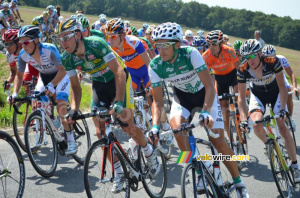 Le peloton dans le virage (3) (649x)