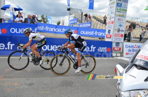 Evelyn Stevens (HTC-Highroad) & Sharon Laws (Garmin-Cervélo) (454x)