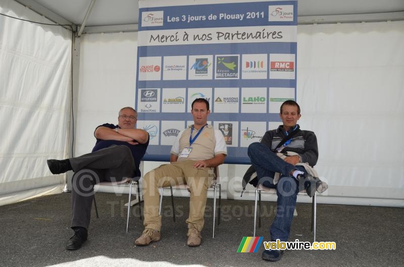 De organisatoren van de Tour Poitou-Charentes bij de Grand Prix de Plouay