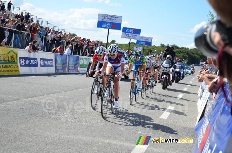 Annemiek van Vleuten & Marianne Vos in de achtervolging