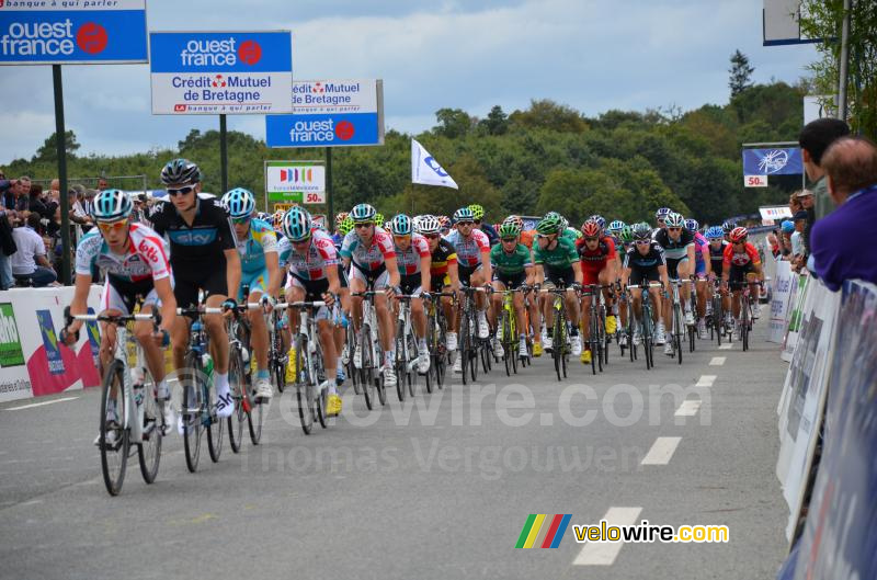 second crossing peloton