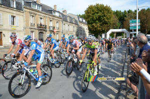 Team NetApp at the start of Paris-Brussels (513x)