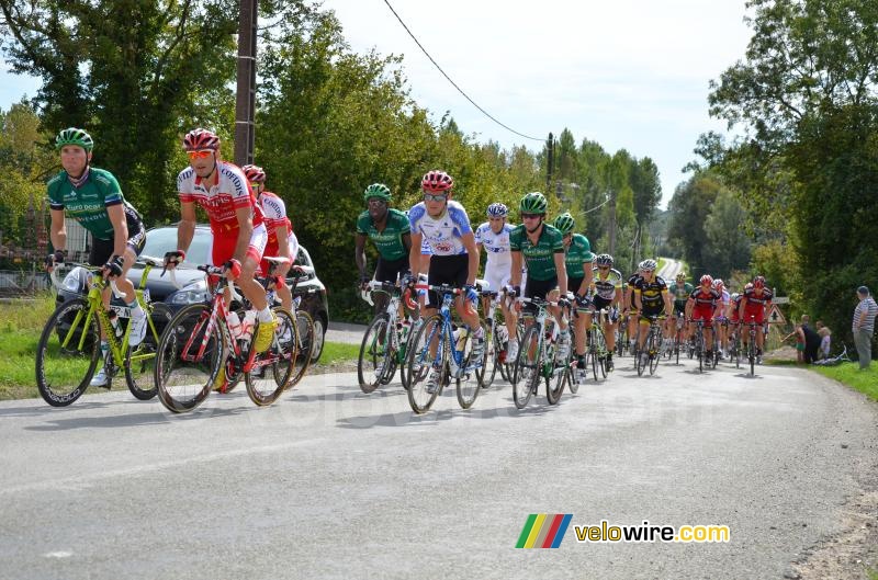 The peloton led by Thomas Voeckler (Europcar) and Arnaud Labbe (Cofidis)