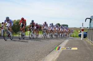 La FDJ aux commandes du peloton (496x)