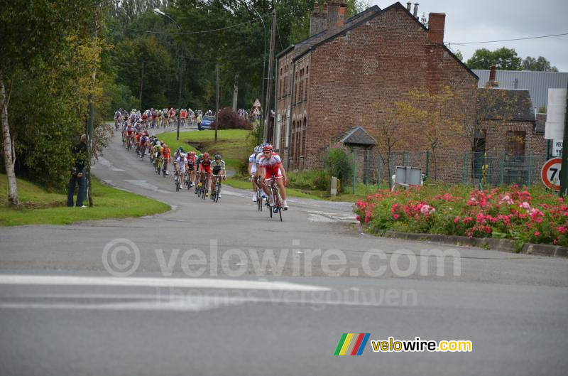 Le peloton à la sortie de Fourmies