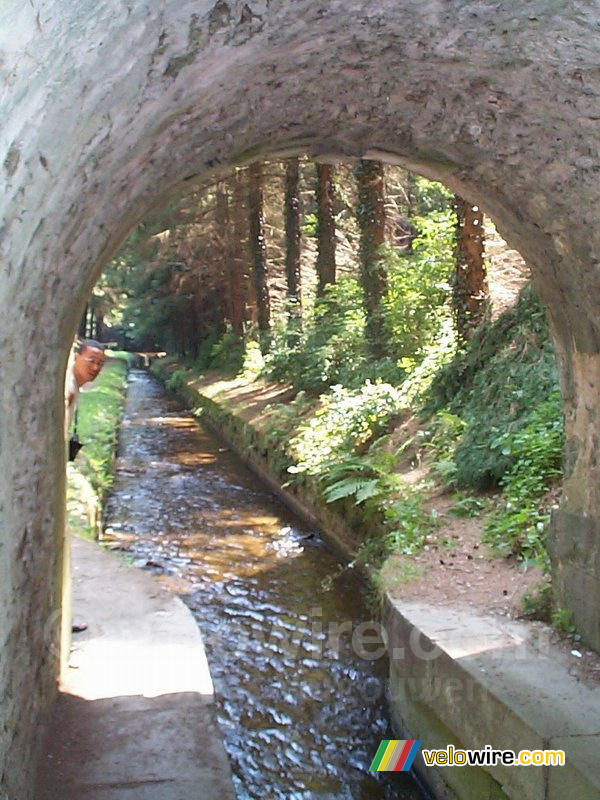 Rachid naast het Canal du Midi