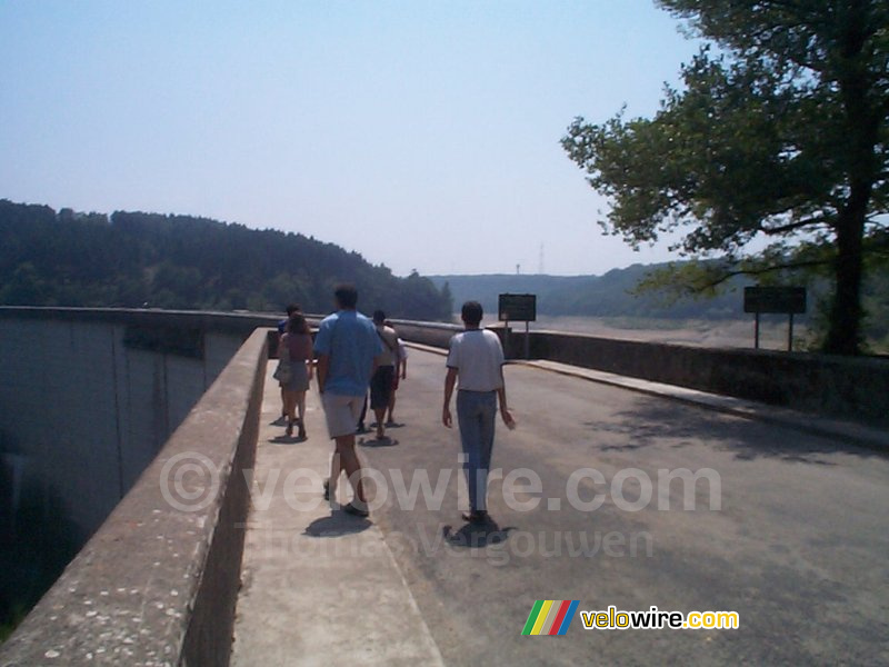 Alltogether on the dam at Les Cammazes