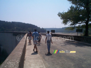 Alltogether on the dam at Les Cammazes (446x)