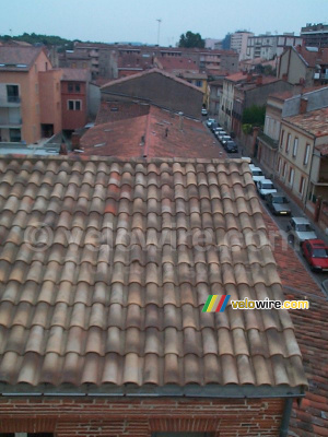 The view from Isabelle's flat: the rooftops of Toulouse (405x)