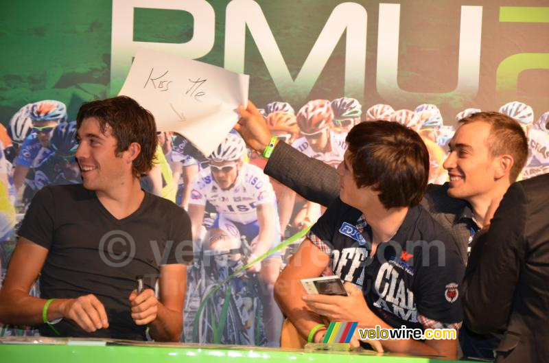 Jérémy Roy adds to it: kiss me Thibaut Pinot