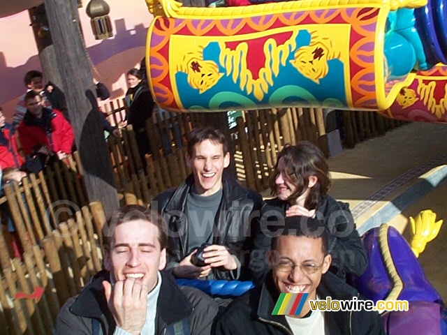 [Walt Disney Studios - Disneyland Paris]: Krzyszek, Rachid, Sébastien and Marie in the flying carpets in action
