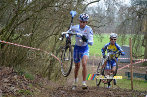 Sandy Casar (FDJ) sur les marches (385x)