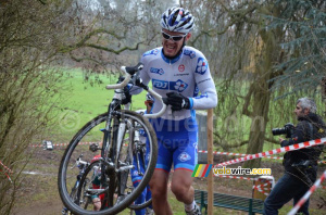 Cédric Pineau (FDJ) on the stairs (373x)